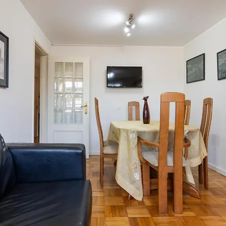 Magnificent Downtown By Unique Hosts Apartment