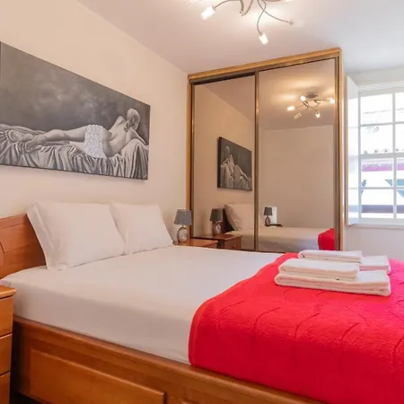 Magnificent Downtown By Unique Hosts Apartment *