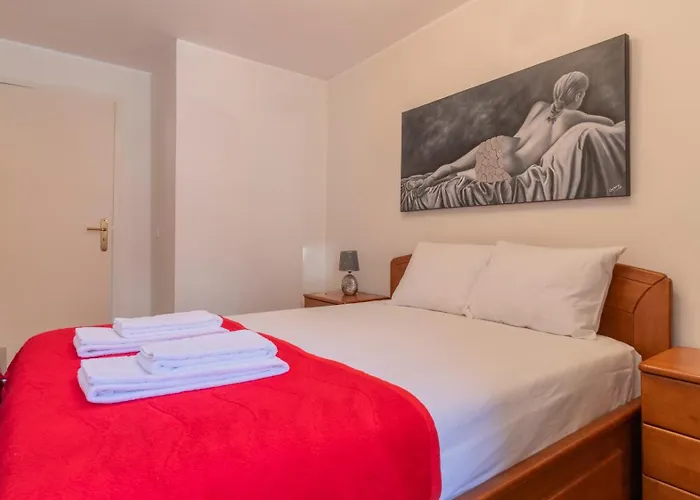 Magnificent Downtown By Unique Hosts